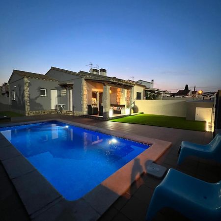 Casa En L Escala Con Piscina Y Wifi Free Villa L' Escala Kültér fotó