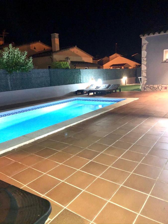 Casa En L Escala Con Piscina Y Wifi Free Villa L' Escala Kültér fotó