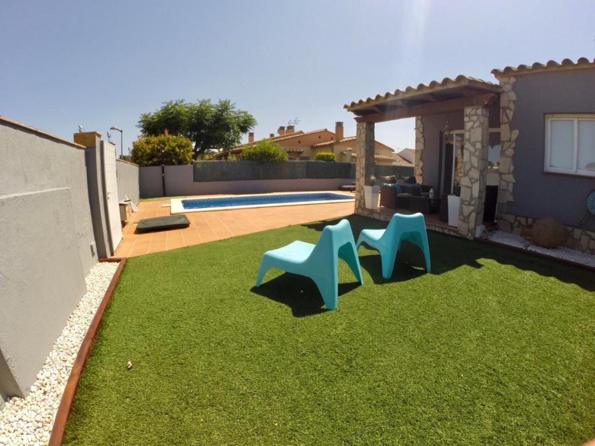 Casa En L Escala Con Piscina Y Wifi Free Villa L' Escala Kültér fotó