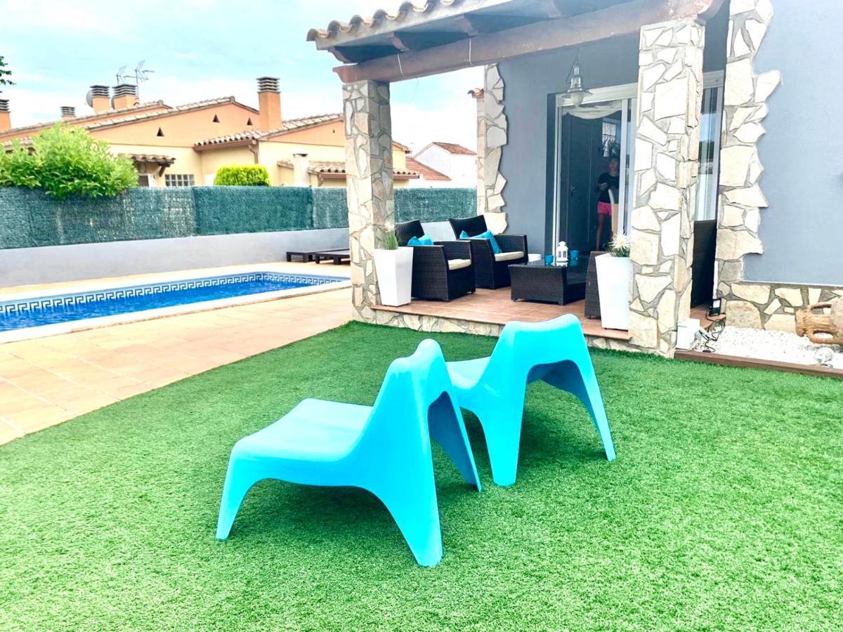 Casa En L Escala Con Piscina Y Wifi Free Villa L' Escala Kültér fotó