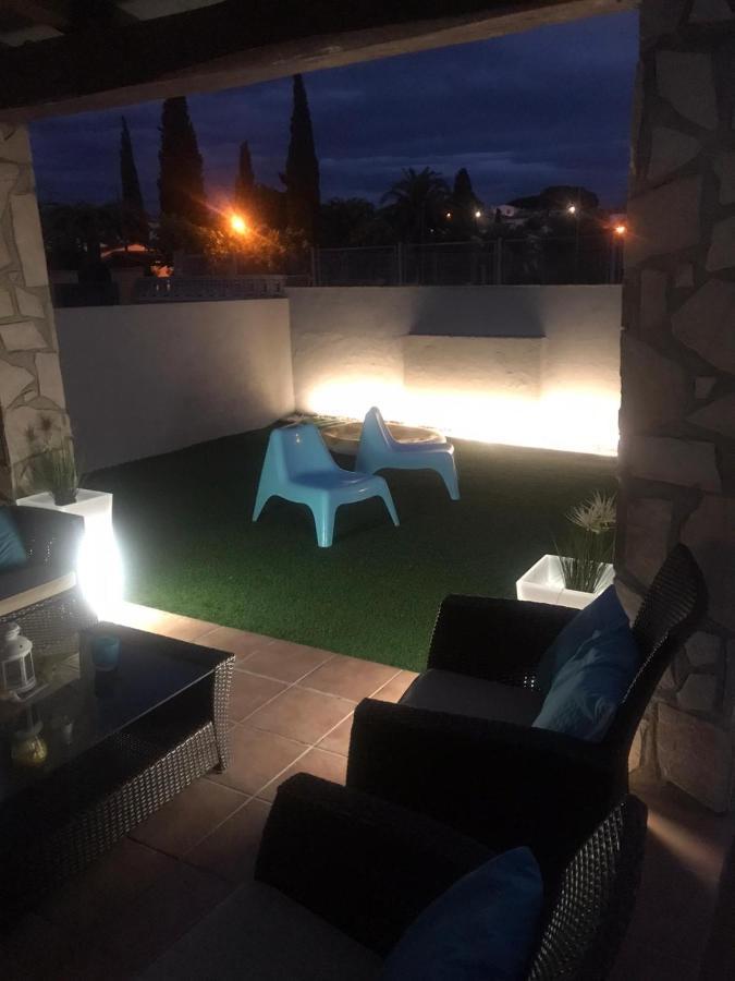 Casa En L Escala Con Piscina Y Wifi Free Villa L' Escala Kültér fotó