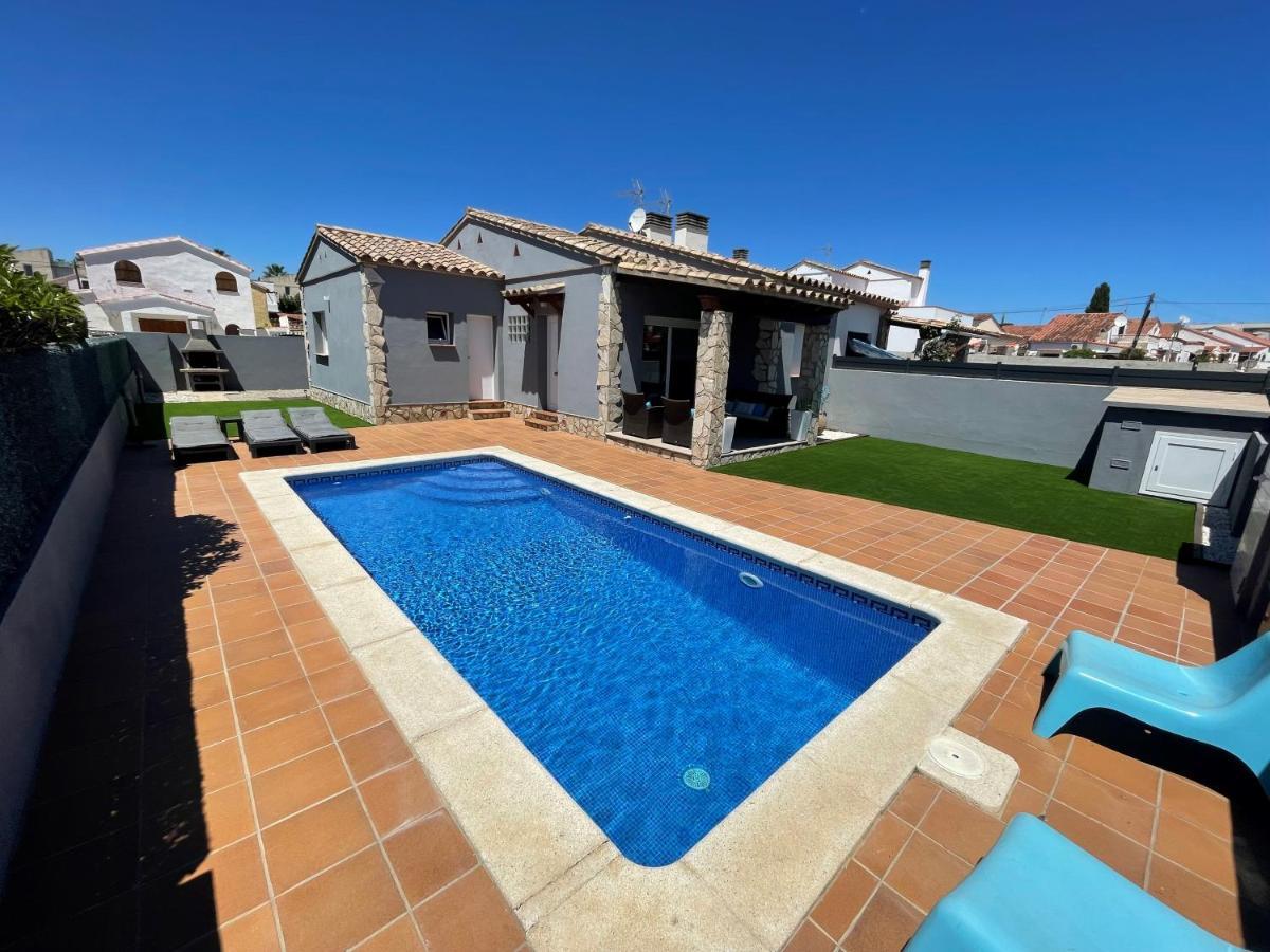 Casa En L Escala Con Piscina Y Wifi Free Villa L' Escala Kültér fotó