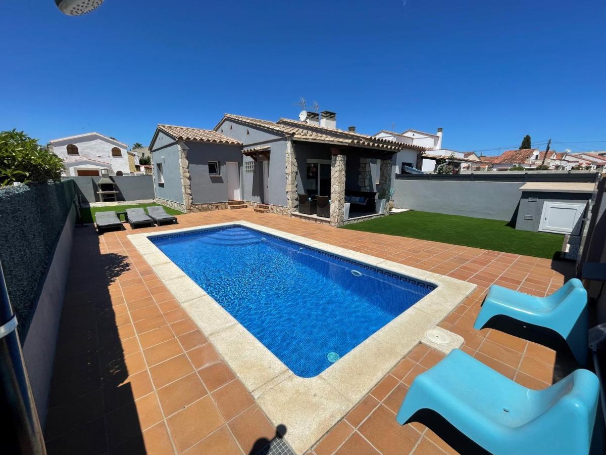 Casa En L Escala Con Piscina Y Wifi Free Villa L' Escala Kültér fotó