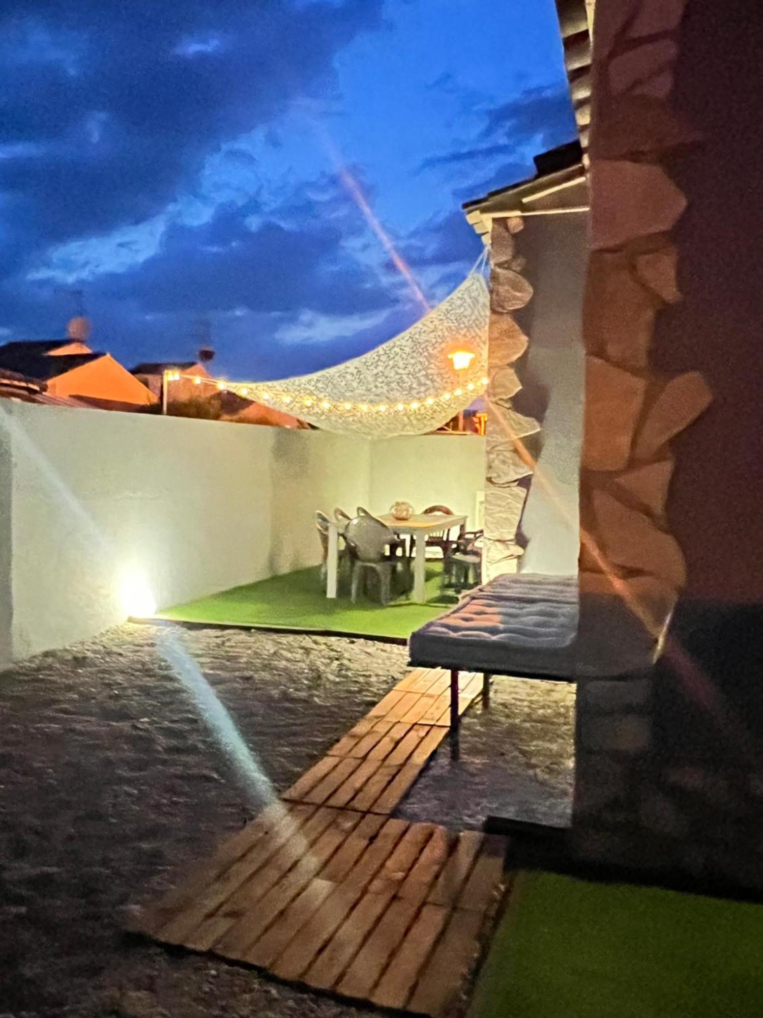 Casa En L Escala Con Piscina Y Wifi Free Villa L' Escala Kültér fotó