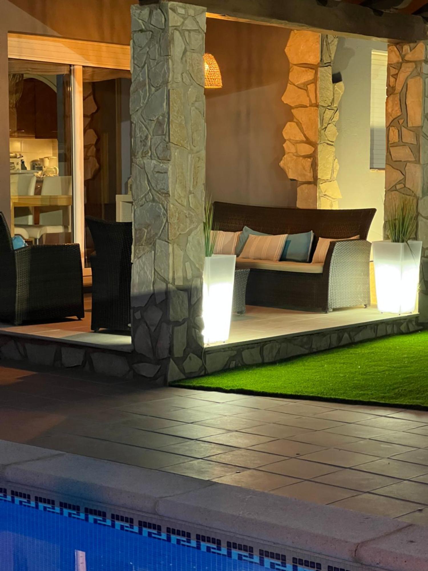 Casa En L Escala Con Piscina Y Wifi Free Villa L' Escala Kültér fotó