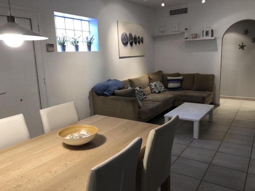 Casa En L Escala Con Piscina Y Wifi Free Villa L' Escala Kültér fotó